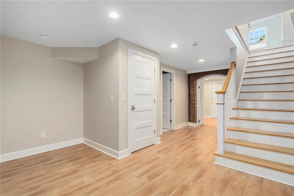 597 Angell Street Providence RI 02906