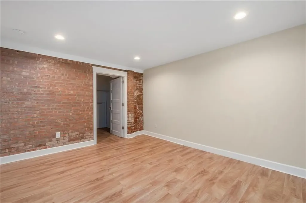 597 Angell Street Providence RI 02906