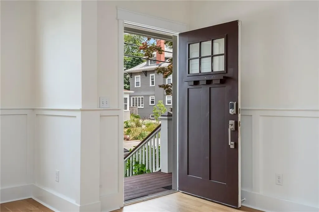 597 Angell Street Providence RI 02906
