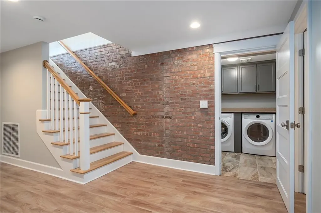 597 Angell Street Providence RI 02906