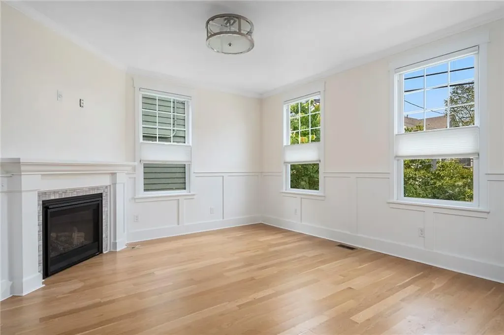 597 Angell Street Providence RI 02906
