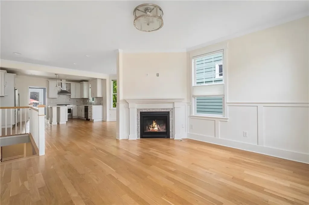 597 Angell Street Providence RI 02906