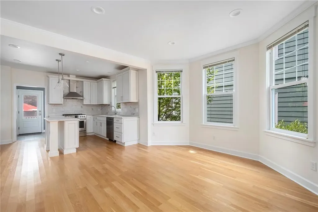 597 Angell Street Providence RI 02906