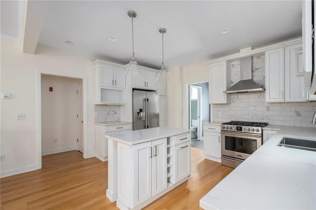 597 Angell Street Providence RI 02906