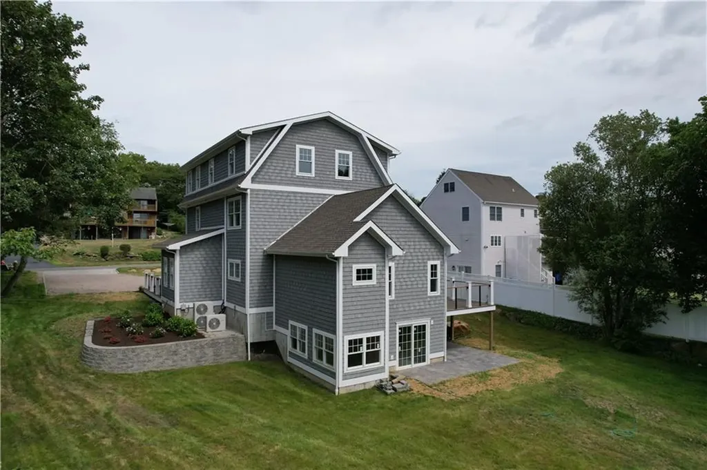 61 Slope Avenue South Kingstown RI 02879