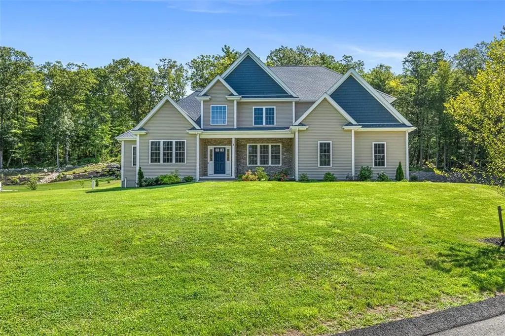 8 Lyn Court Cumberland RI 02864