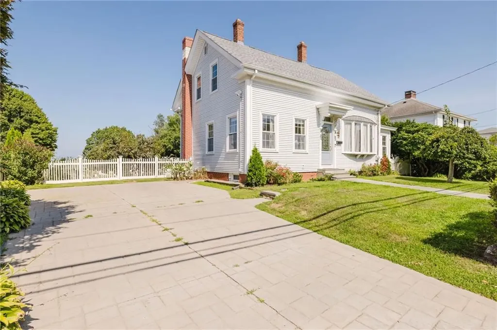 509 Woodward Road North Providence RI 02904