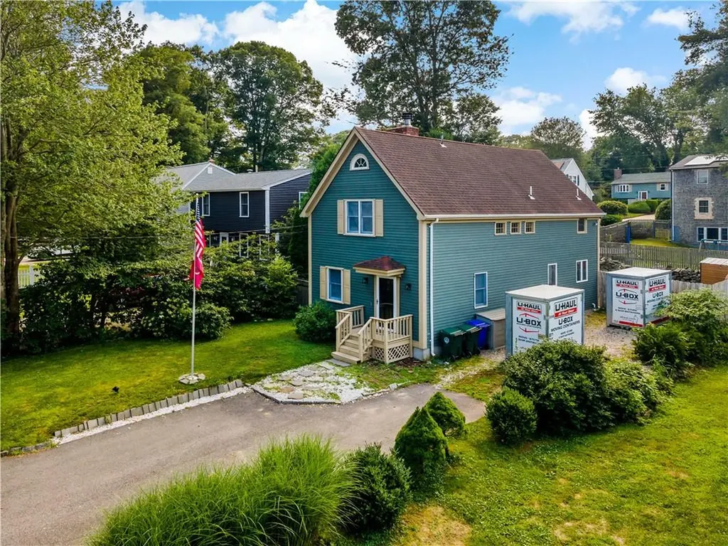 33 Wapping Drive Bristol RI 02809