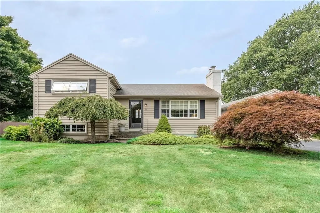 8 Spruce Avenue Middletown RI 02842