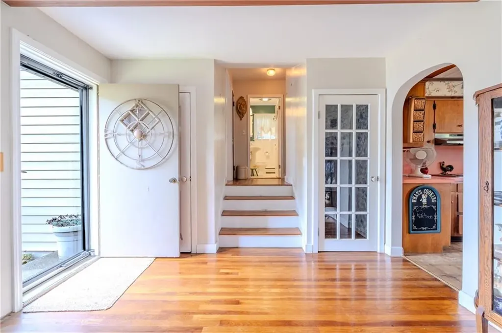 8 Spruce Avenue Middletown RI 02842