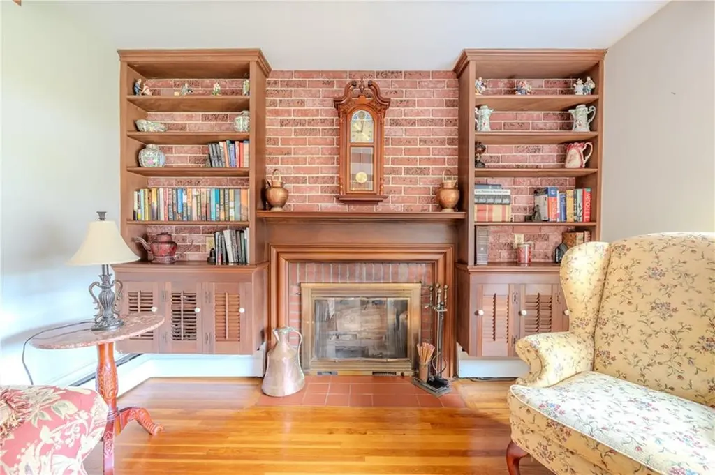 8 Spruce Avenue Middletown RI 02842