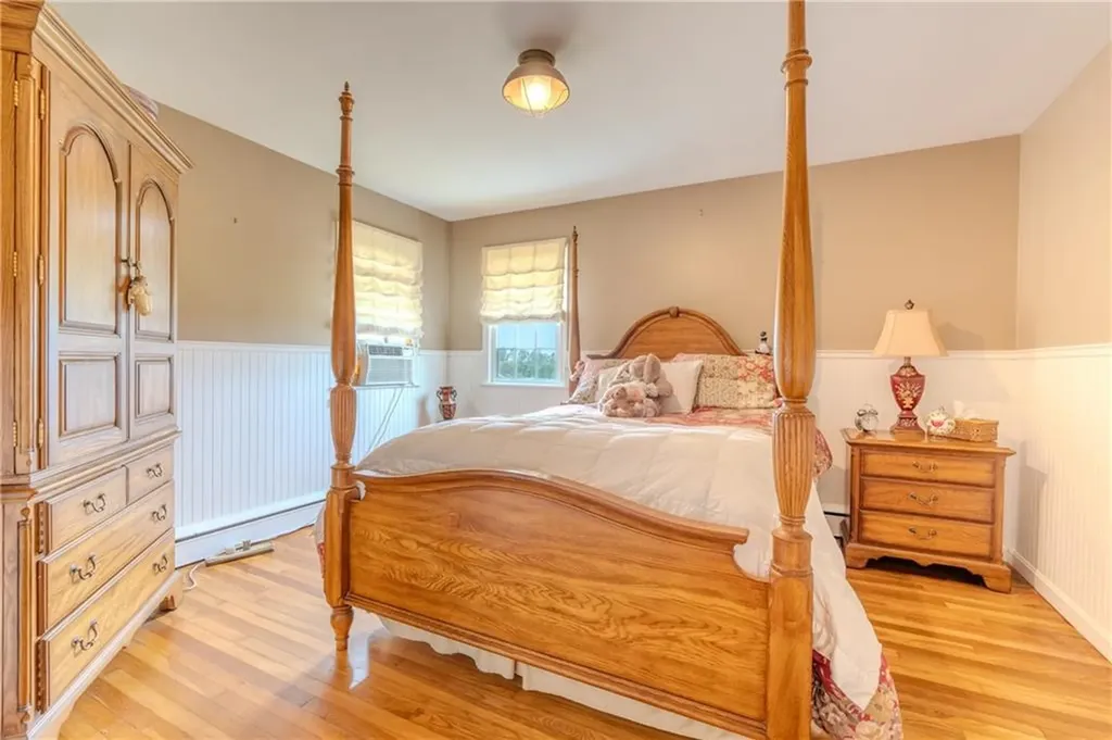 8 Spruce Avenue Middletown RI 02842