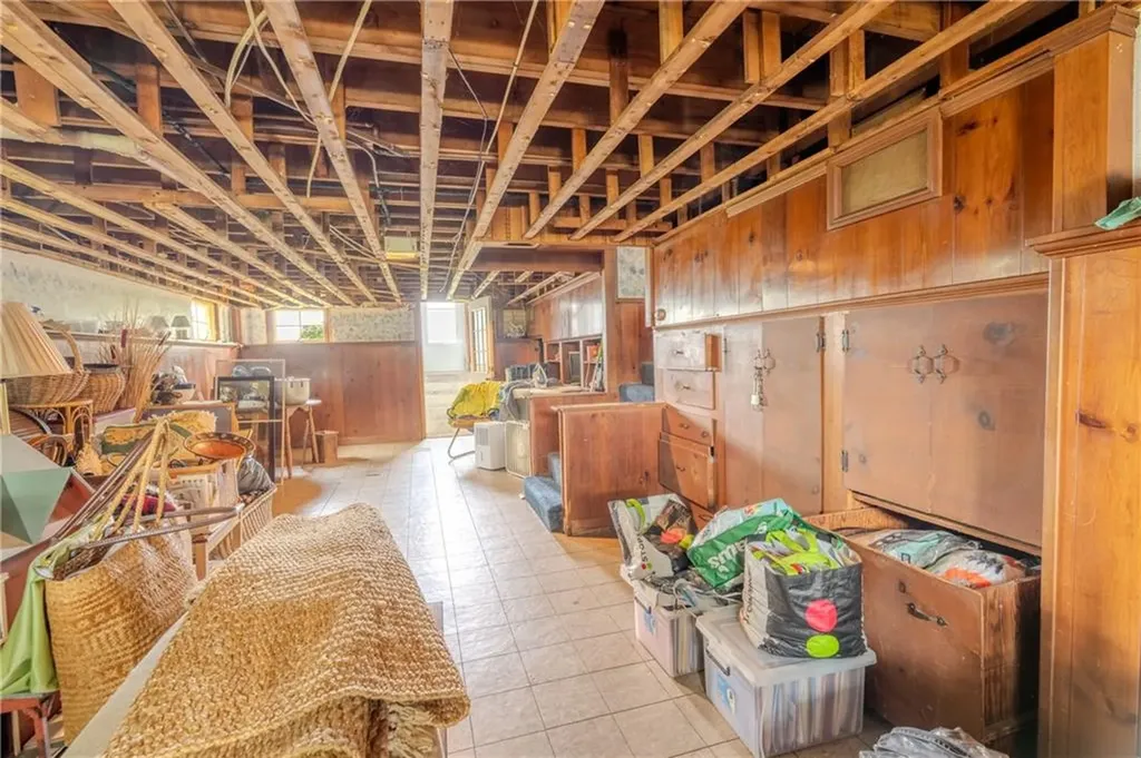 8 Spruce Avenue Middletown RI 02842