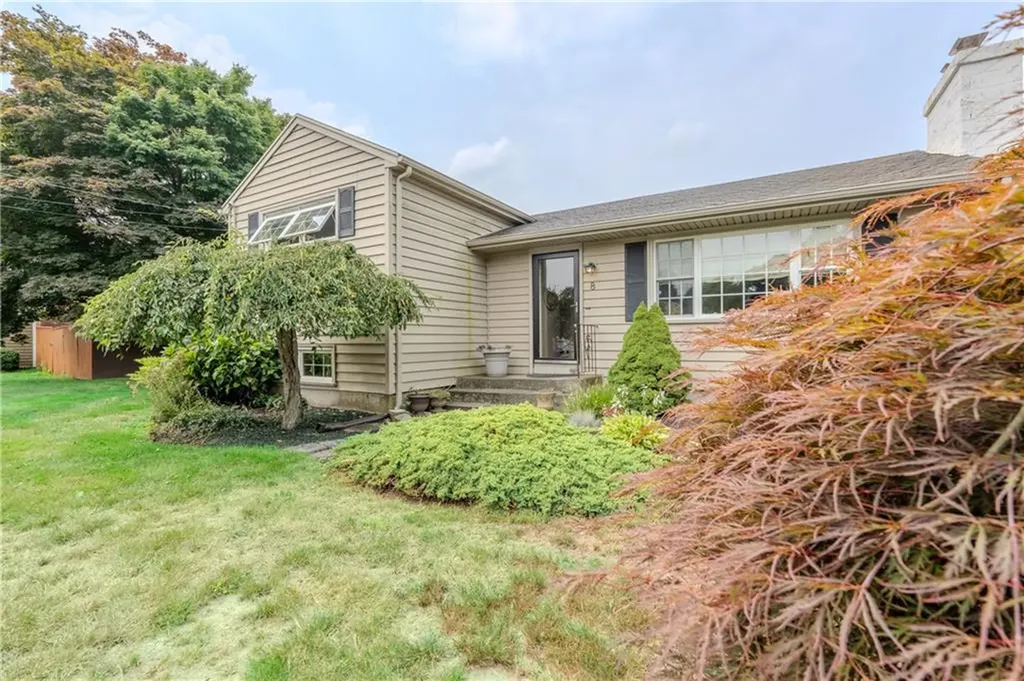 8 Spruce Avenue Middletown RI 02842