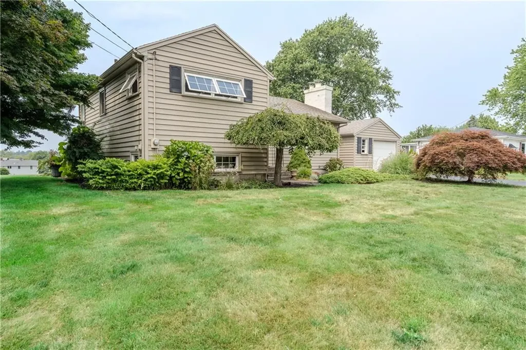 8 Spruce Avenue Middletown RI 02842