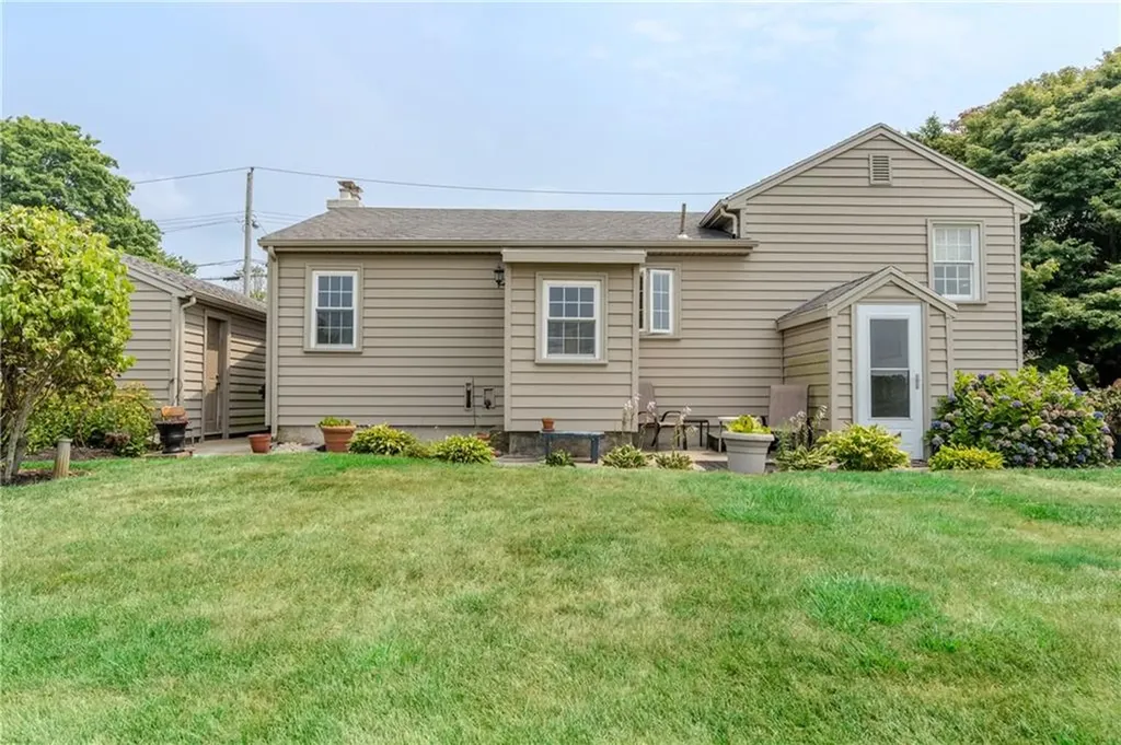 8 Spruce Avenue Middletown RI 02842