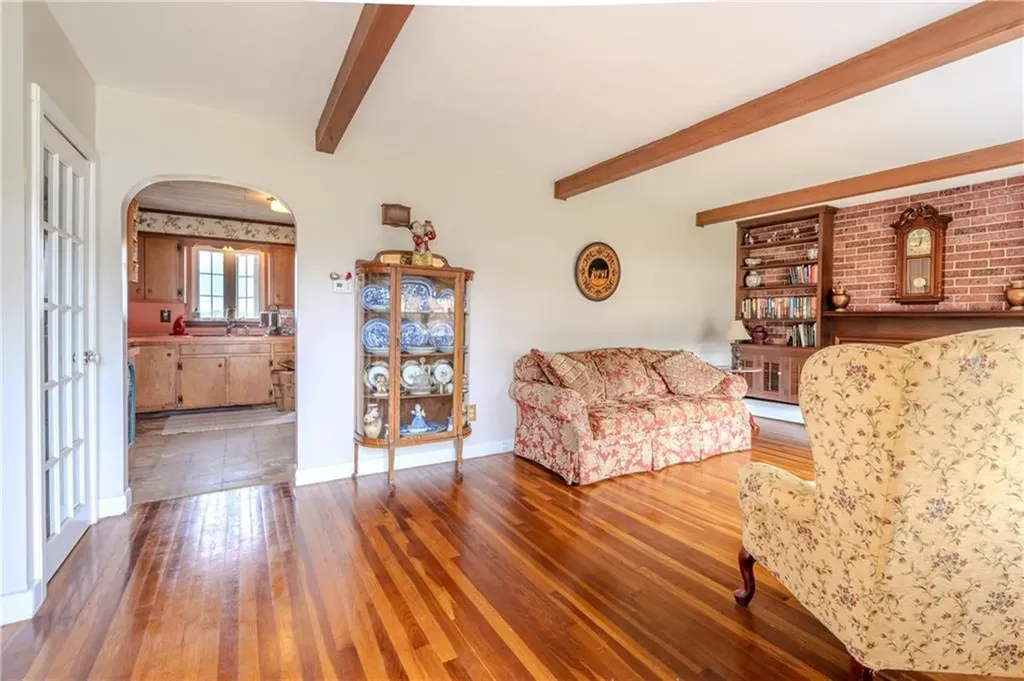 8 Spruce Avenue Middletown RI 02842