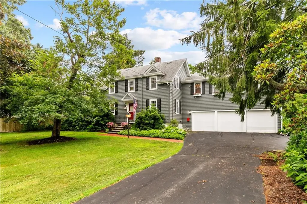 303 Washington Road Barrington RI 02806
