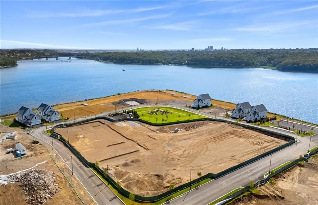 141 East Point Drive East Providence RI 02916