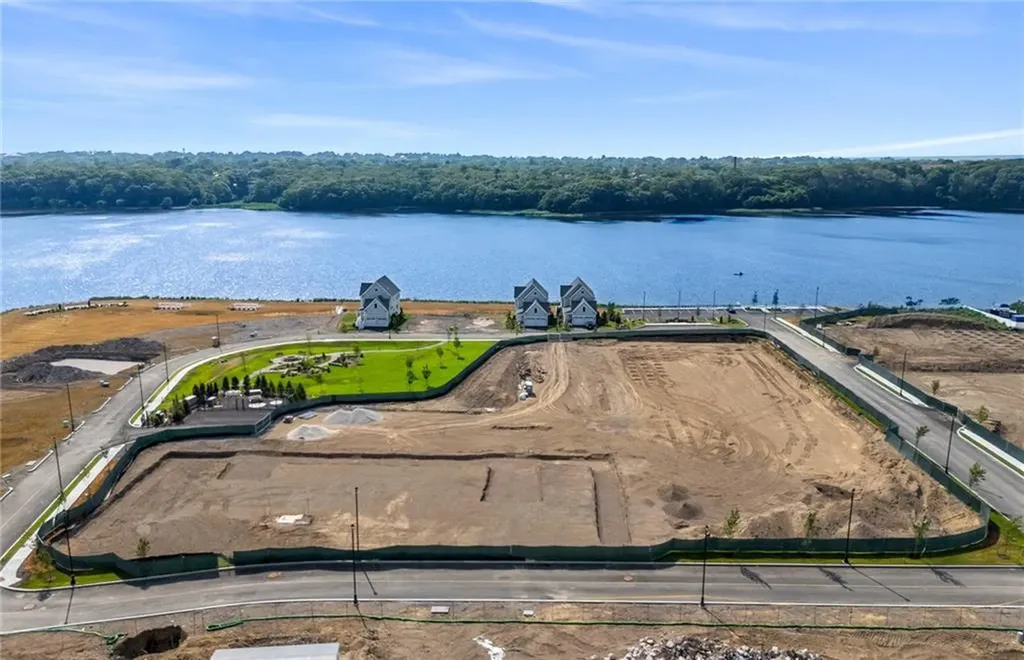 141 East Point Drive East Providence RI 02916