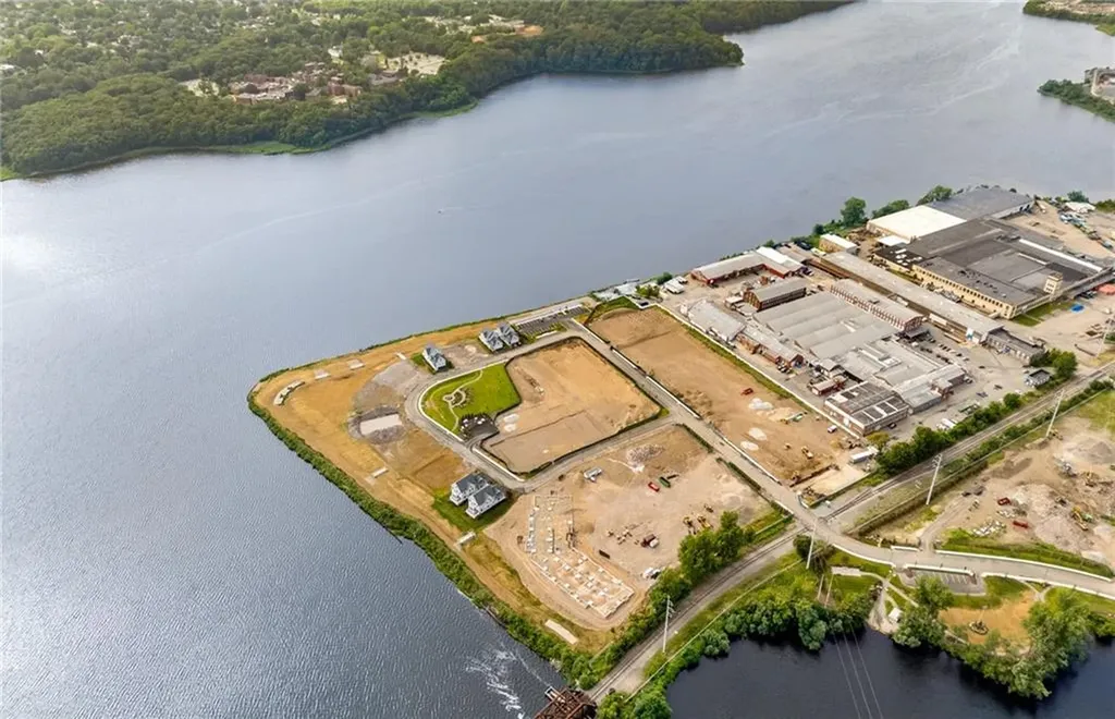 141 East Point Drive East Providence RI 02916