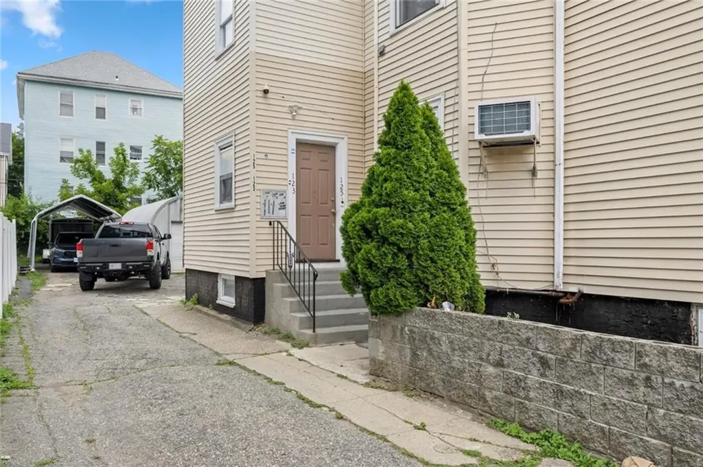 123 Cowden Street Central Falls RI 02863