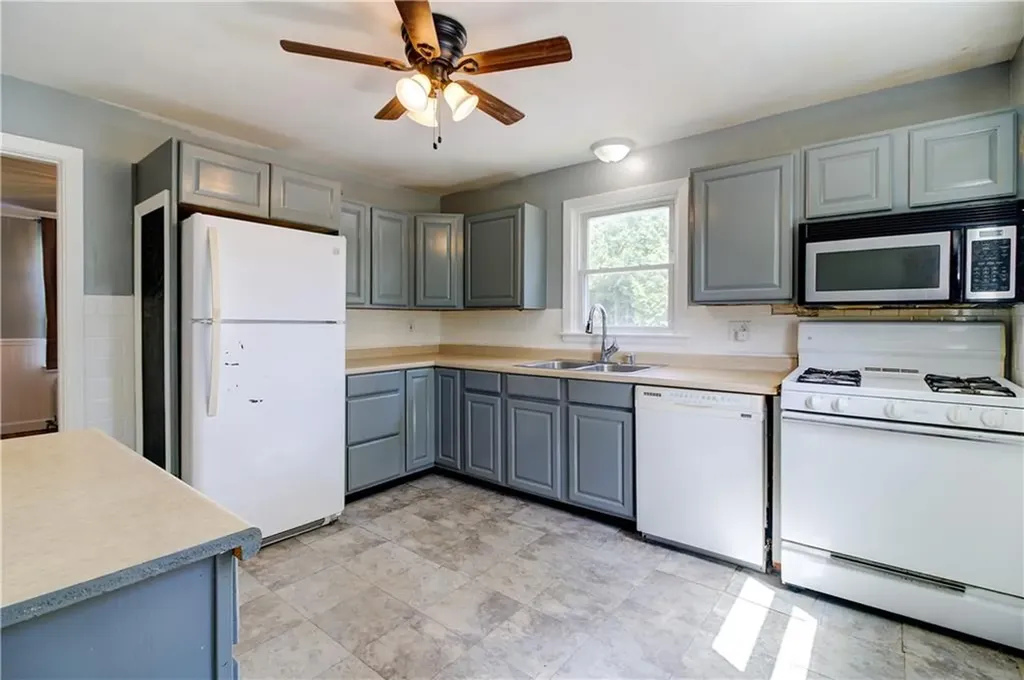 2540 West Shore Road Warwick RI 02889