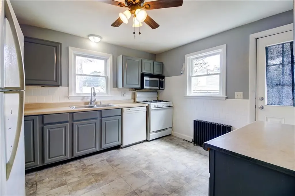 2540 West Shore Road Warwick RI 02889