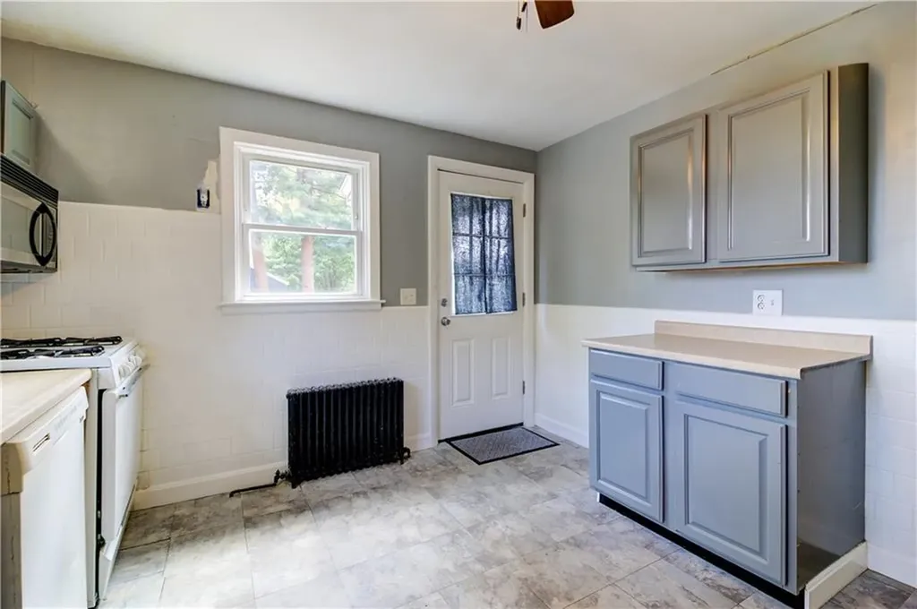 2540 West Shore Road Warwick RI 02889