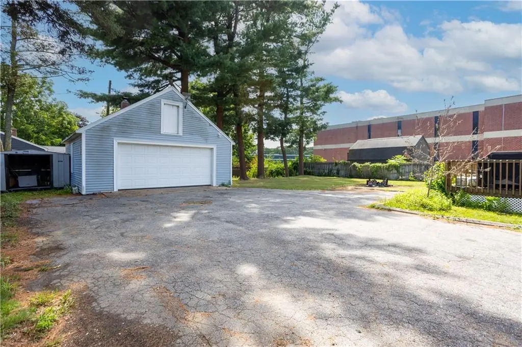 2540 West Shore Road Warwick RI 02889