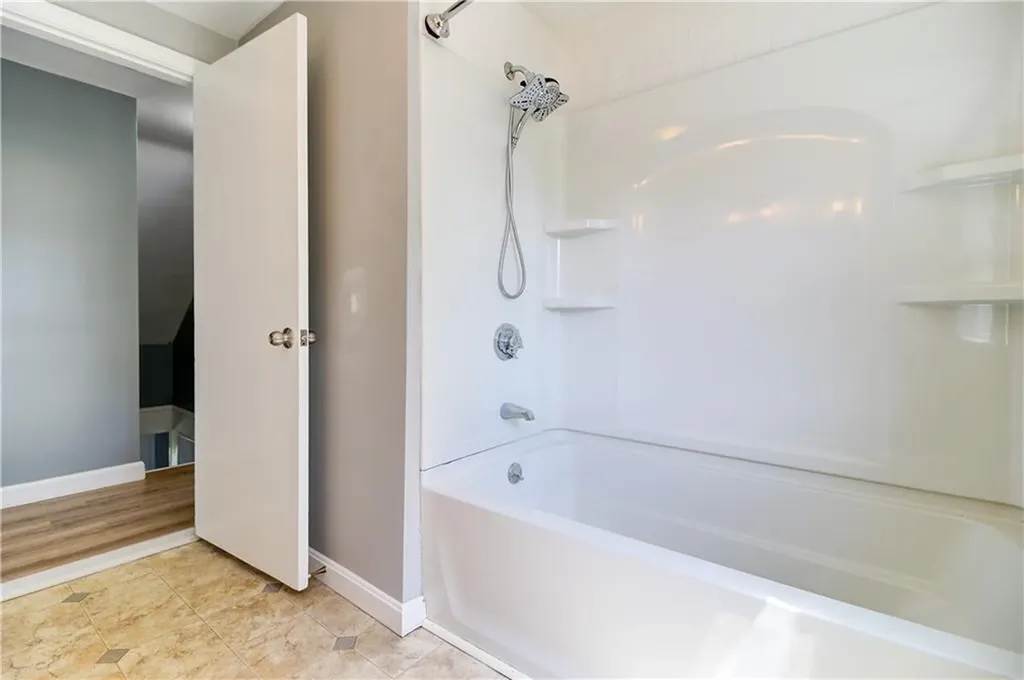 2540 West Shore Road Warwick RI 02889