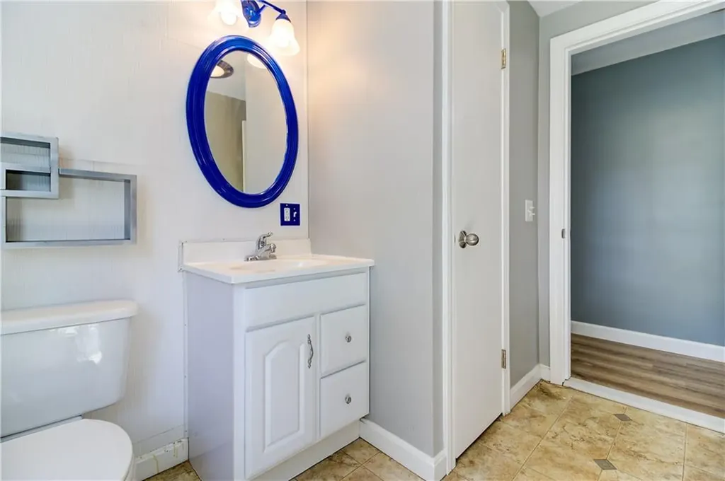 2540 West Shore Road Warwick RI 02889