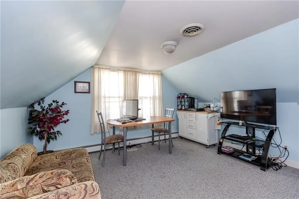 24 Freedom Road Providence RI 02909