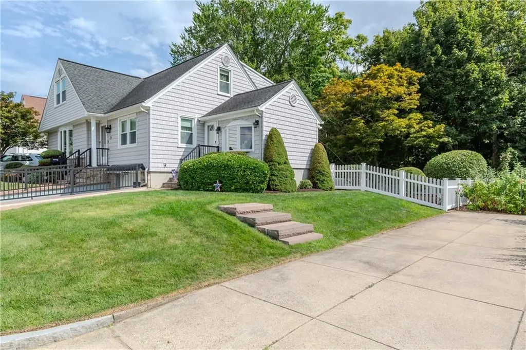 24 Freedom Road Providence RI 02909