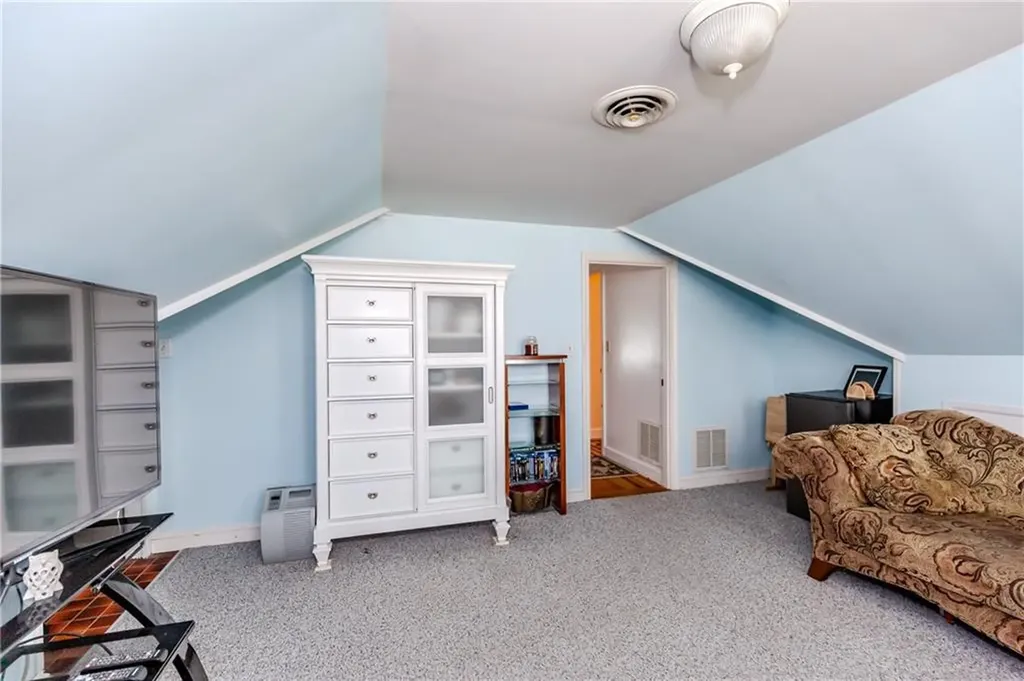24 Freedom Road Providence RI 02909