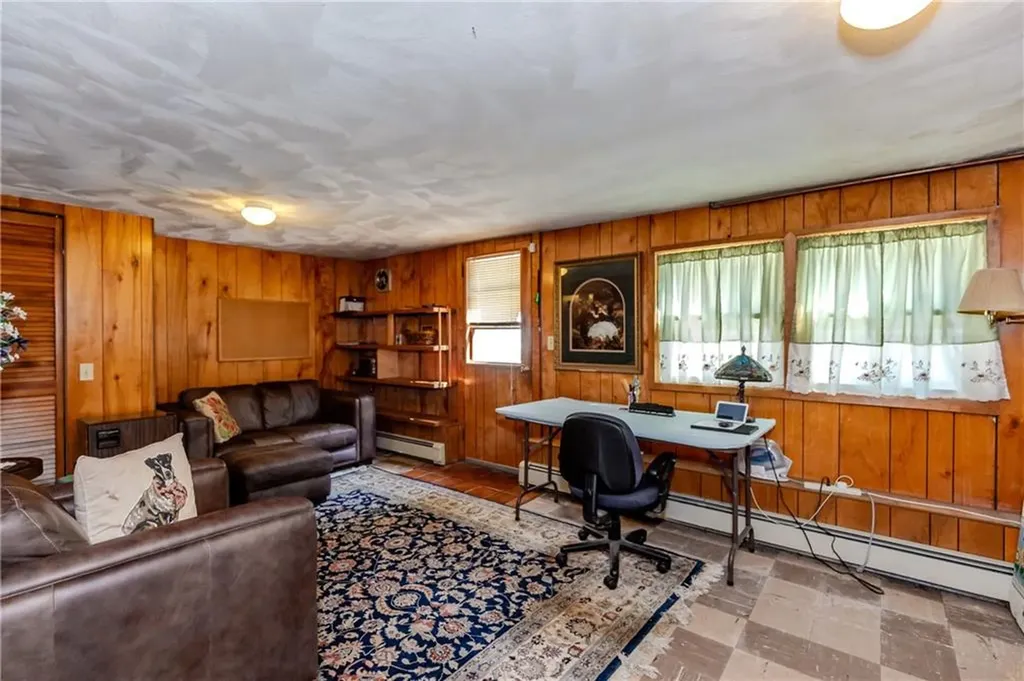 24 Freedom Road Providence RI 02909