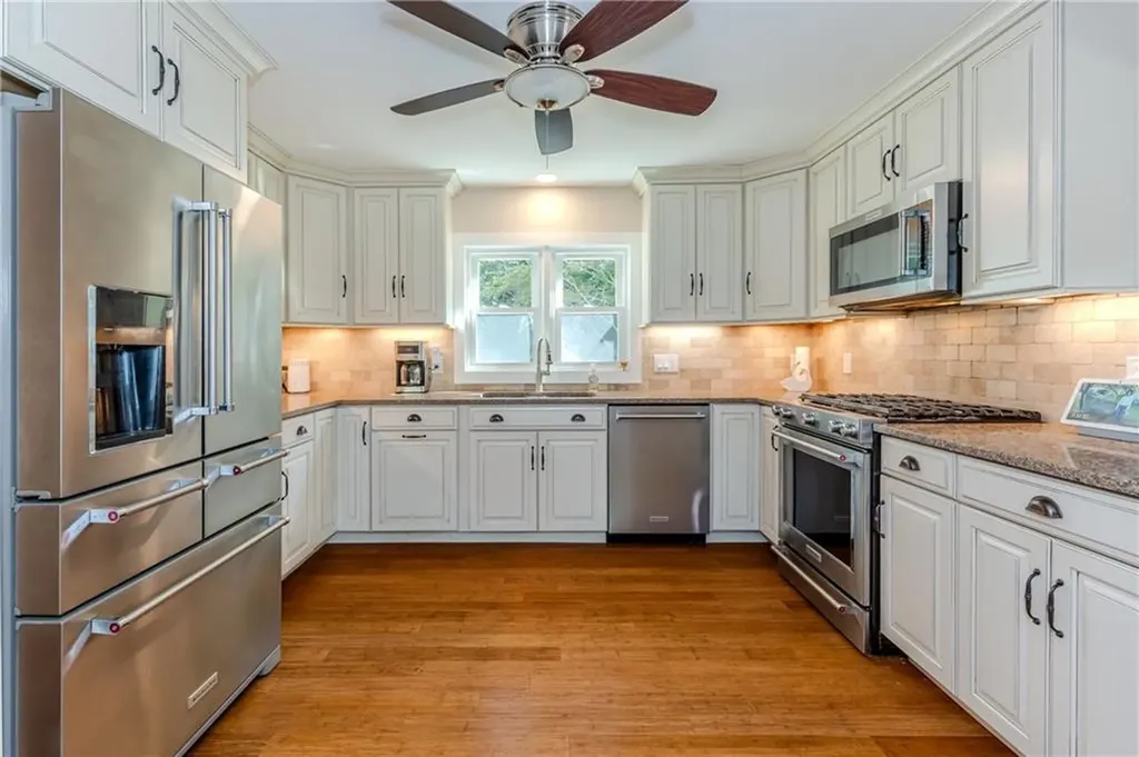 24 Freedom Road Providence RI 02909