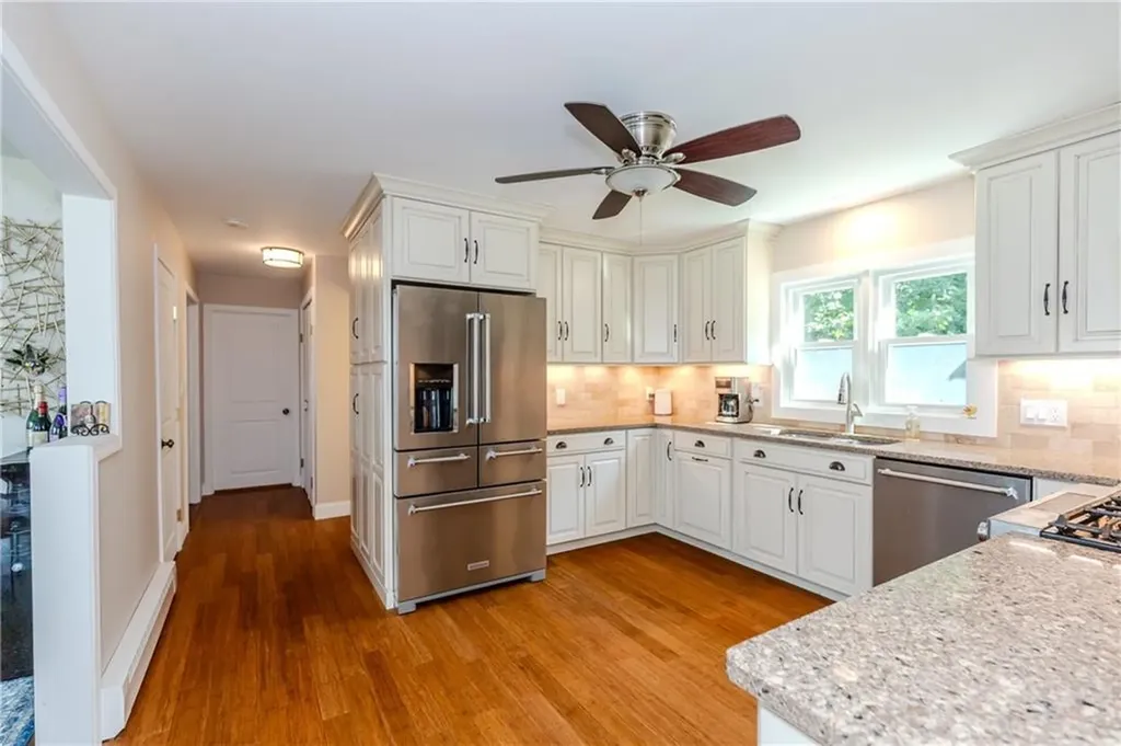 24 Freedom Road Providence RI 02909