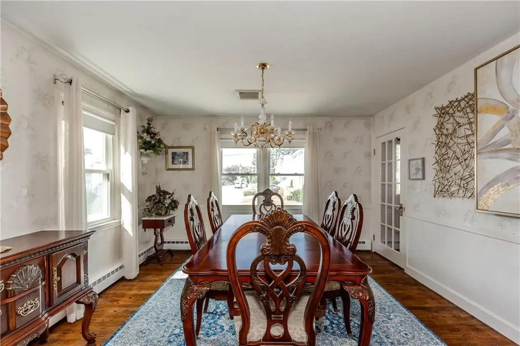 24 Freedom Road Providence RI 02909
