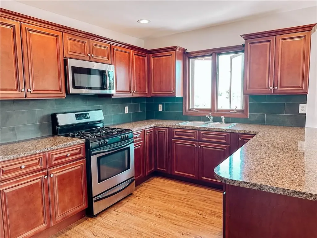 341 Metacom Avenue Warren RI 02885