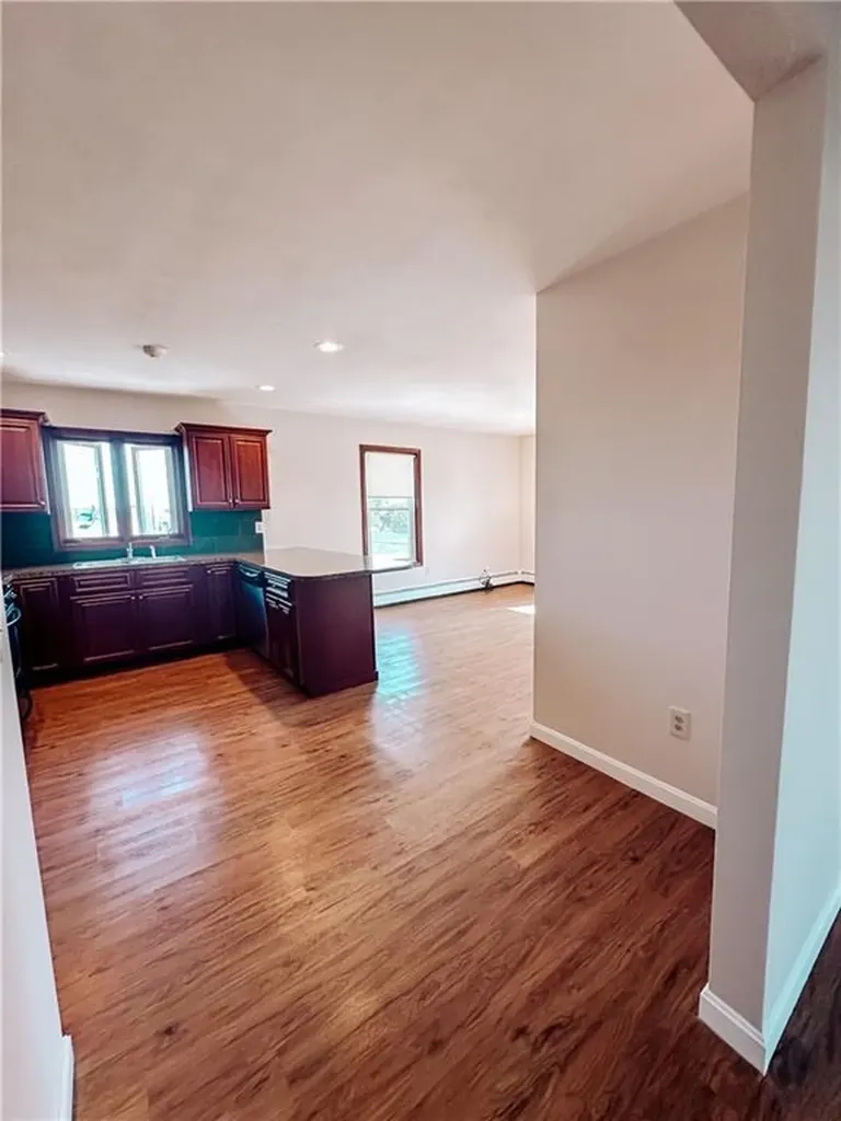 341 Metacom Avenue Warren RI 02885
