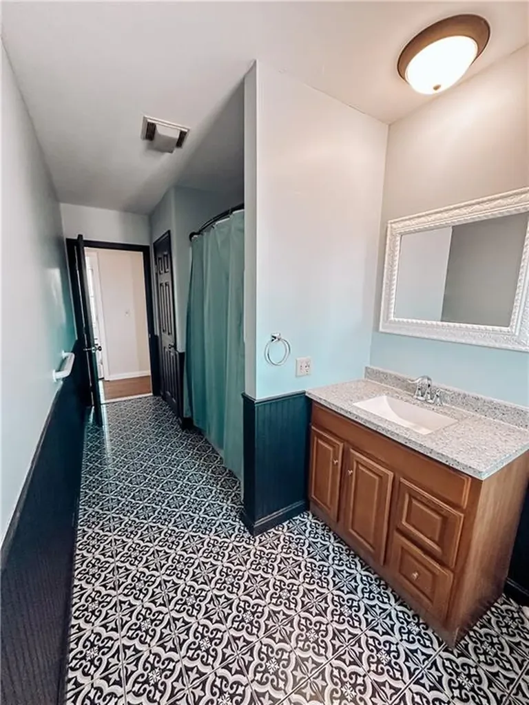341 Metacom Avenue Warren RI 02885
