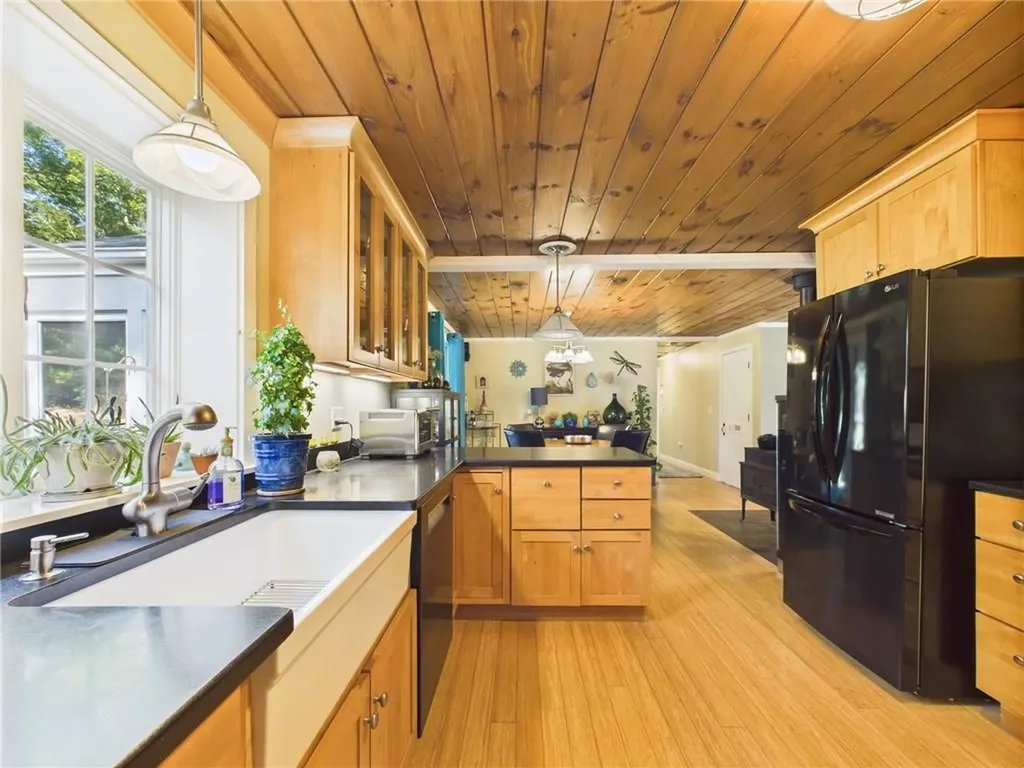 95 Mail Road Exeter RI 02822