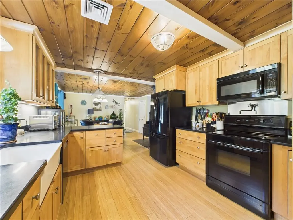 95 Mail Road Exeter RI 02822