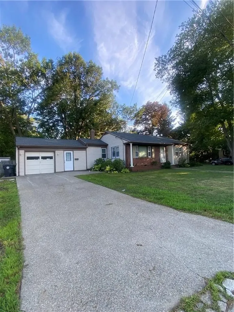 316 Manolla Avenue Warwick RI 02888