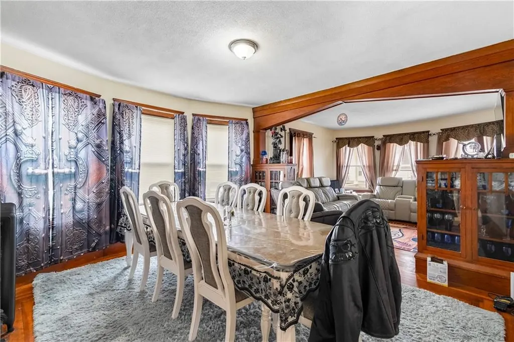 1362 1364 Newport Avenue Pawtucket RI 02861