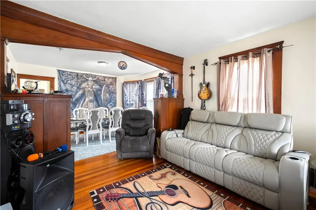 1362 1364 Newport Avenue Pawtucket RI 02861