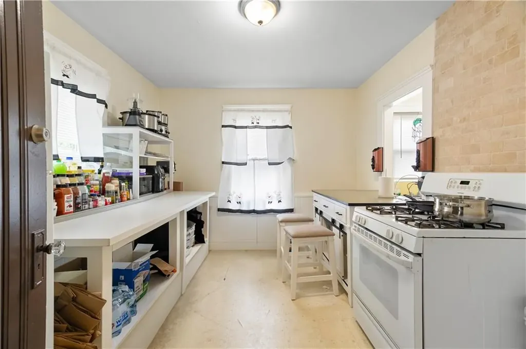 1362 1364 Newport Avenue Pawtucket RI 02861
