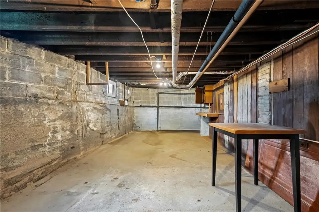 1362 1364 Newport Avenue Pawtucket RI 02861