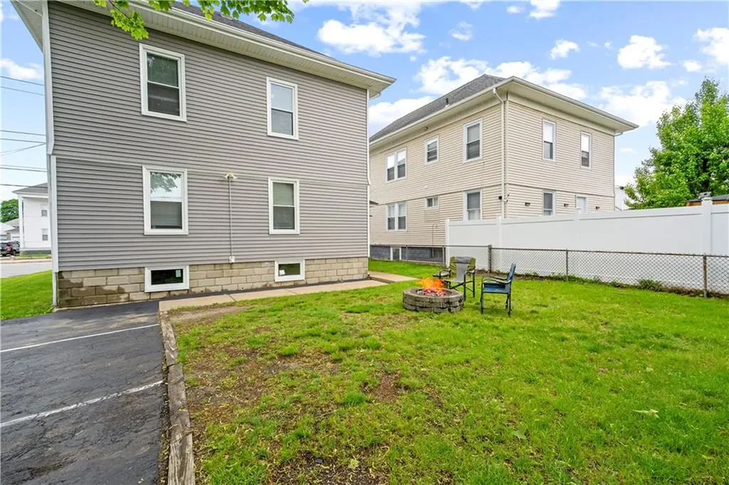 1362 1364 Newport Avenue Pawtucket RI 02861